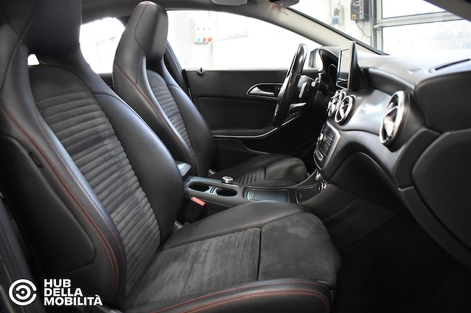 MERCEDES-BENZ CLA 180 d Automatic Premium